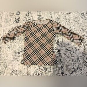 Burberry women small nova check Beige Plaid Long Sleeve Tee